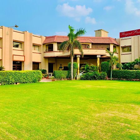 Regent Park Hotel Jalandhar Exterior photo