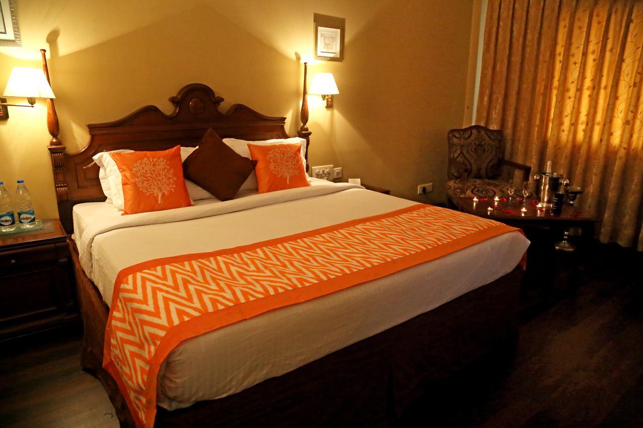 Regent Park Hotel Jalandhar Exterior photo