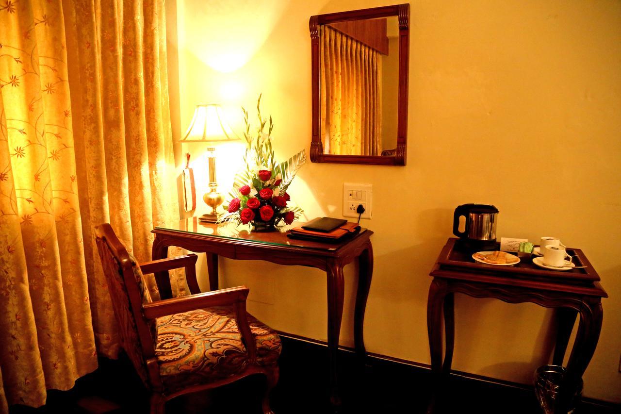 Regent Park Hotel Jalandhar Exterior photo